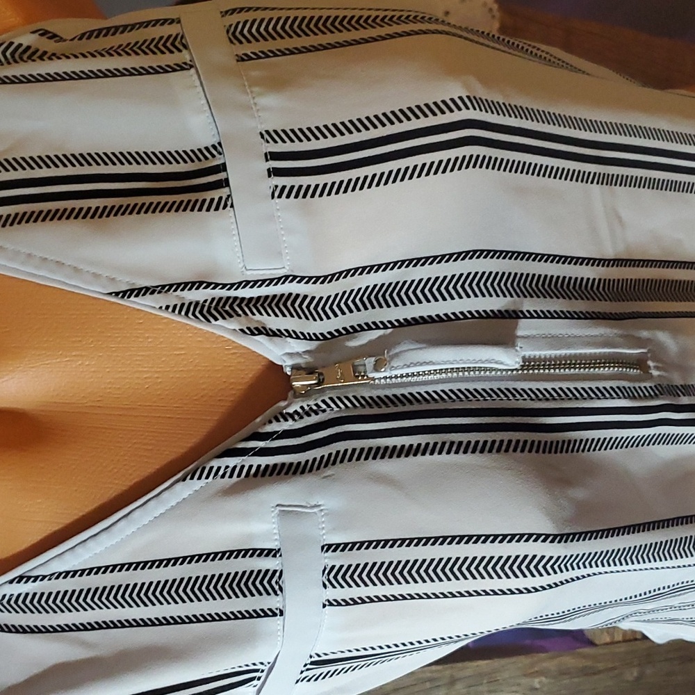 Candie's designed zipper pull tank top S NWOT - Picture 3 of 7